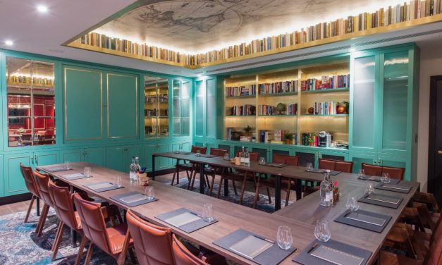 Buku Sebagai Bahan Dekorasi Menarik!