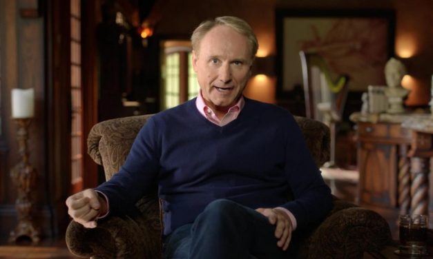 Dan Brown Bangun Jam 4 Pagi untuk Menulis