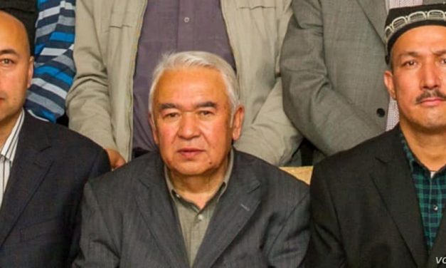 Penulis Uighur Mati di Kem Tahanan