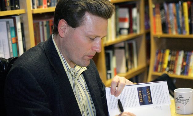 Novelis Spy Yang Nyaris Ditembak Perisik!