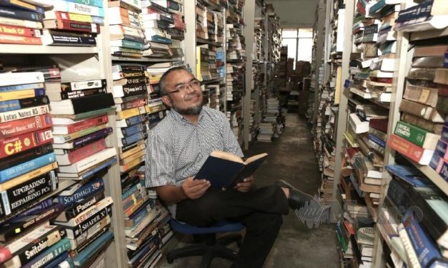 Jual Buku Kerana Minat Membaca