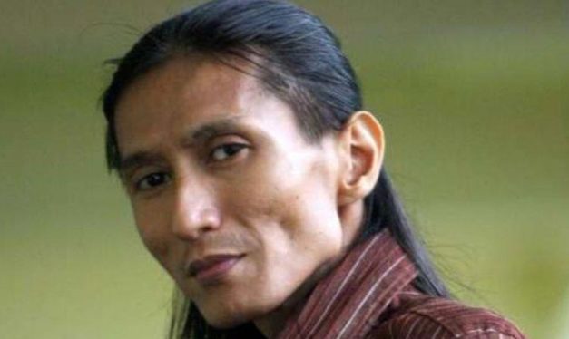 PENYANYI ZAMANI TERBIT BUKU KISAH HIDUP