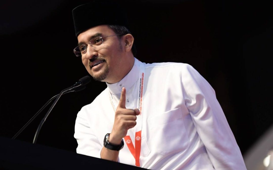 BUKU SEJARAH TINGKATAN 4 AGUNGKAN KOMUNIS?
