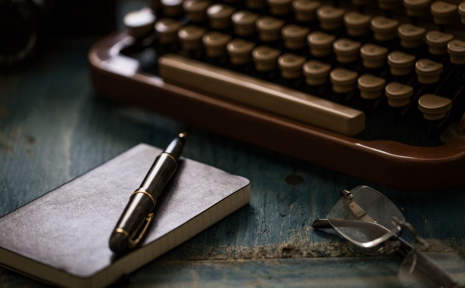 Penulis-Penulis Hebat Yang Jadi Guru Saya