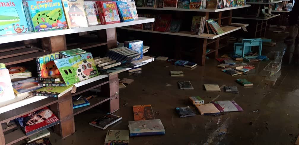 Pesanan Buku BookXcess Terjejas