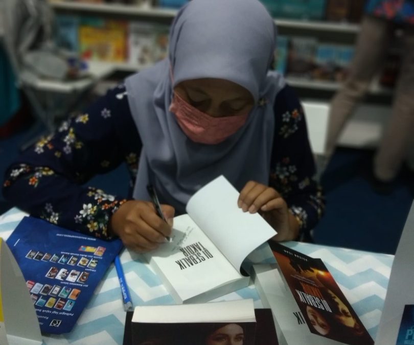 Di Sebalik Takdir: Kisah Perjuangan Panjang Seorang Gadis